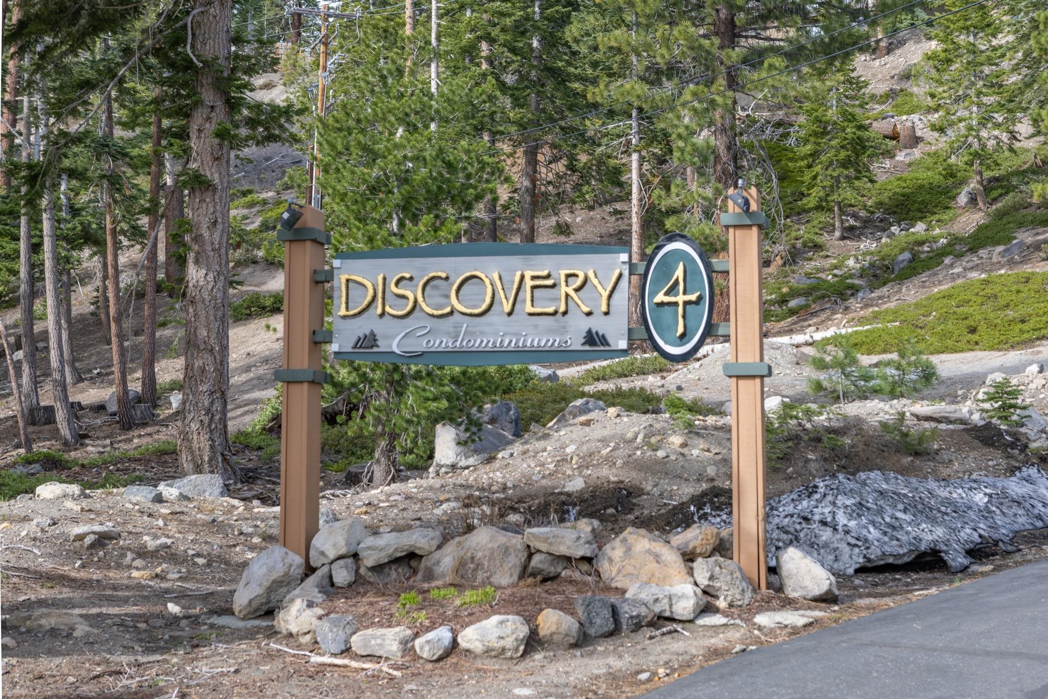 25 Lee Road, Unit 103 Mammoth Lakes, CA 93546 - Photo 28 of 29 a sign that is on a pole