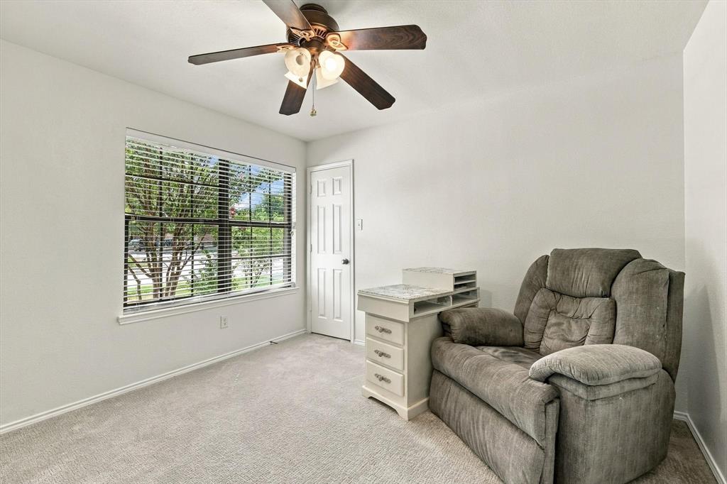 4301 Grassmere Road Fort Worth, TX 76244 - Photo 11 of 40 Ceiling fan and walk in closet.