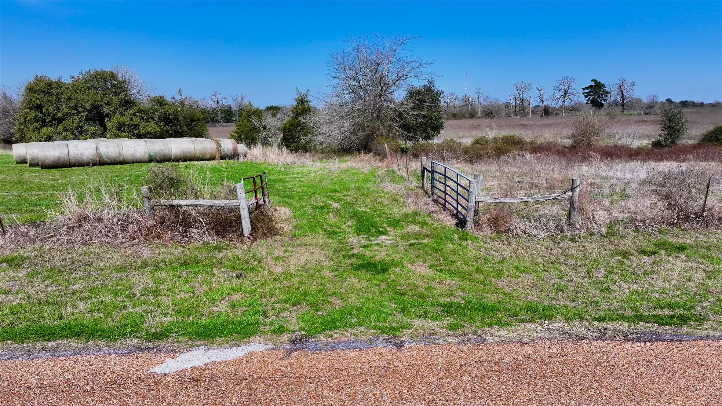 2 Hills Road Carmine, TX 78932 - Photo 6 of 7