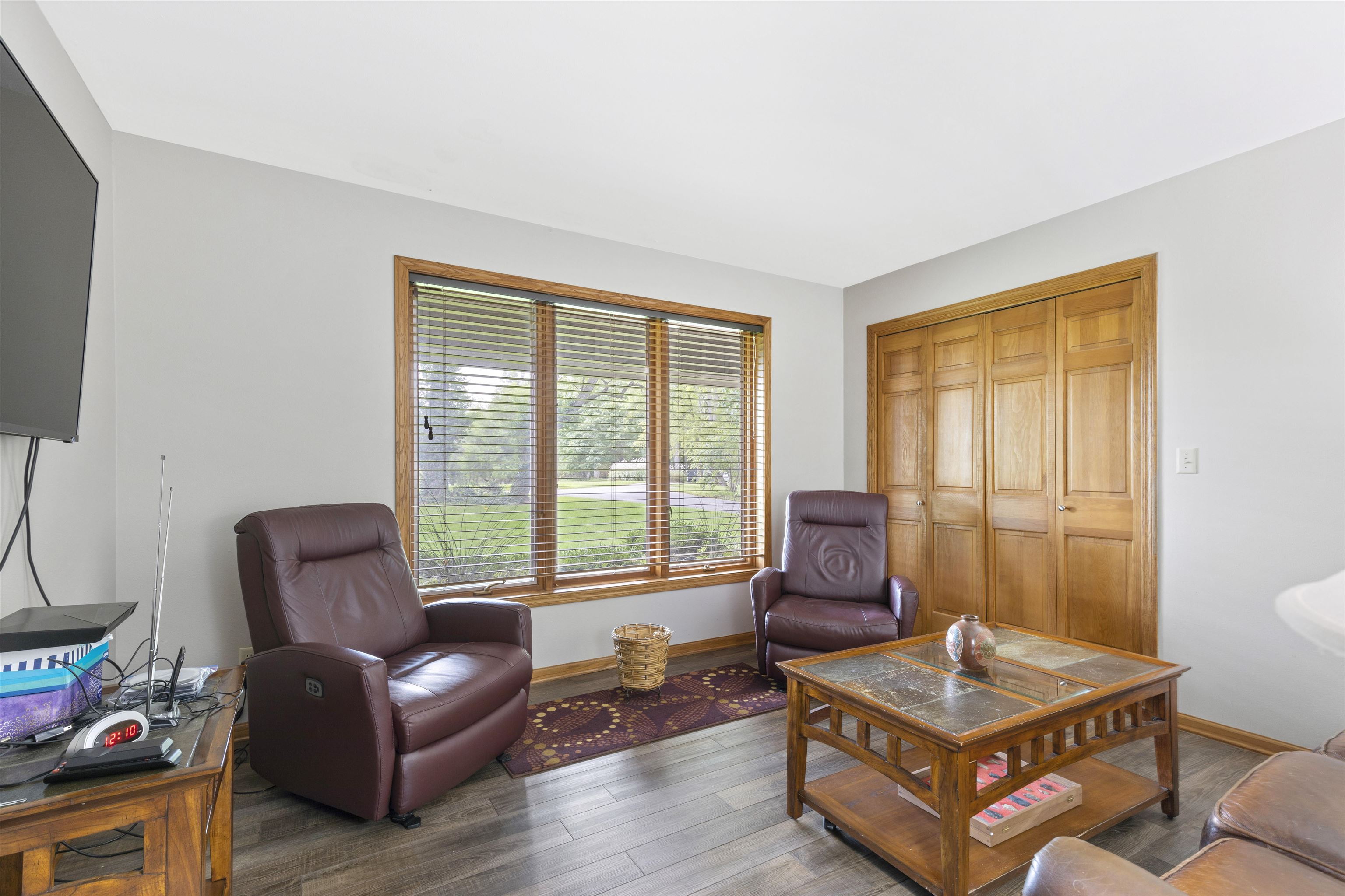 3410 Rotary Road Rockford, IL 61109 - Photo 16 of 65 a living room with furniture and a window