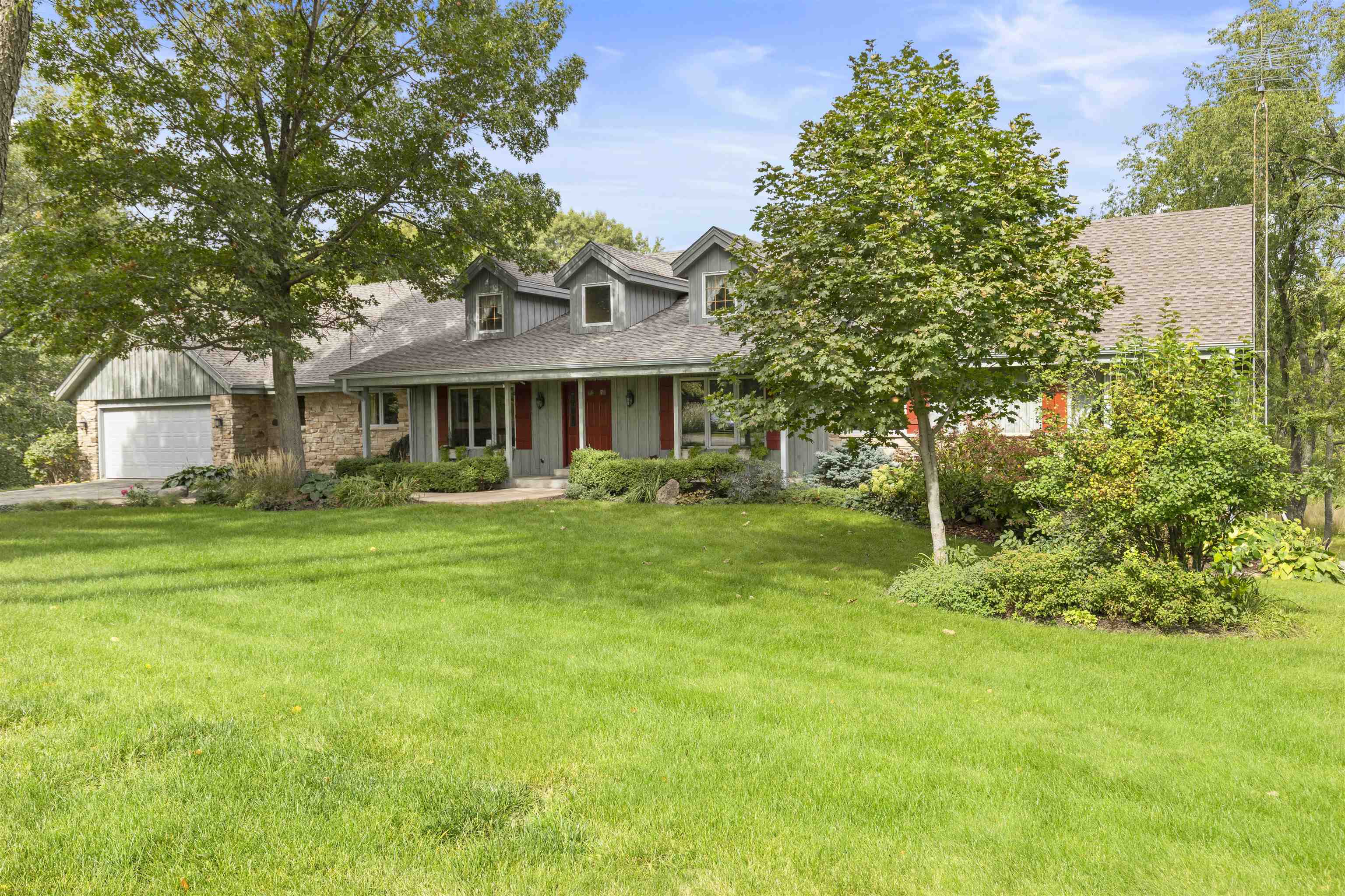 3410 Rotary Road Rockford, IL 61109 - Photo 6 of 65 a front view of a house with a yard