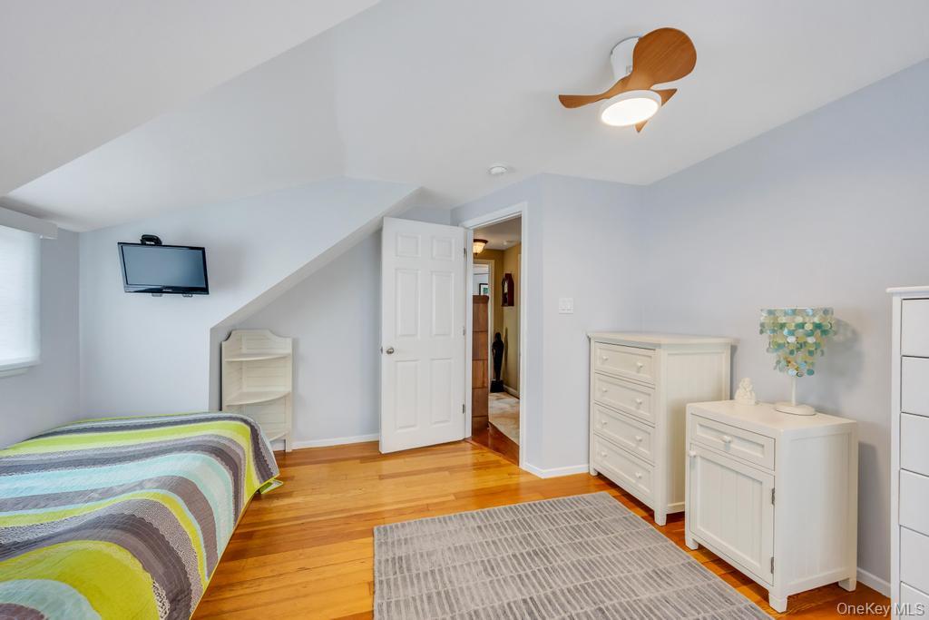 66 Vincent Road Hicksville, NY 11801 - Photo 21 of 35