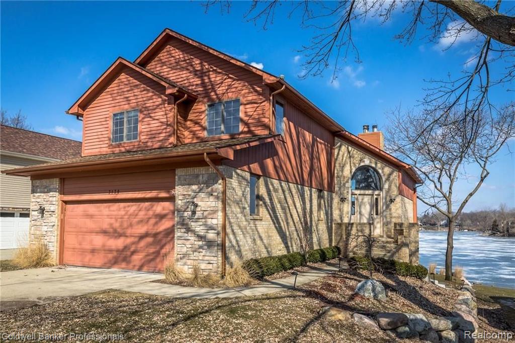 3130 Lexington Road Waterford, MI 48328 - Photo 1 of 31