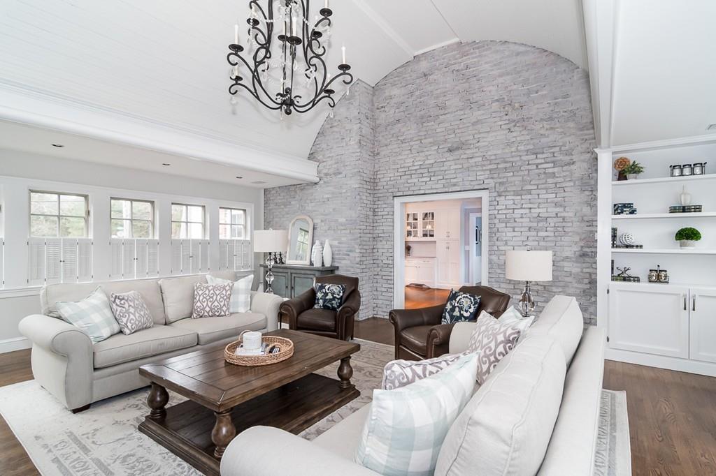 151 Cliff Road Wellesley, MA 02481 - Photo 4 of 20