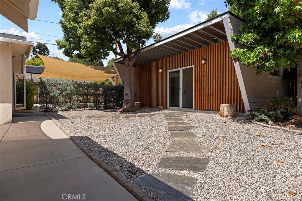 1445 Paloma Street Pasadena, CA 91104 - Photo 31 of 44 a view of a backyard