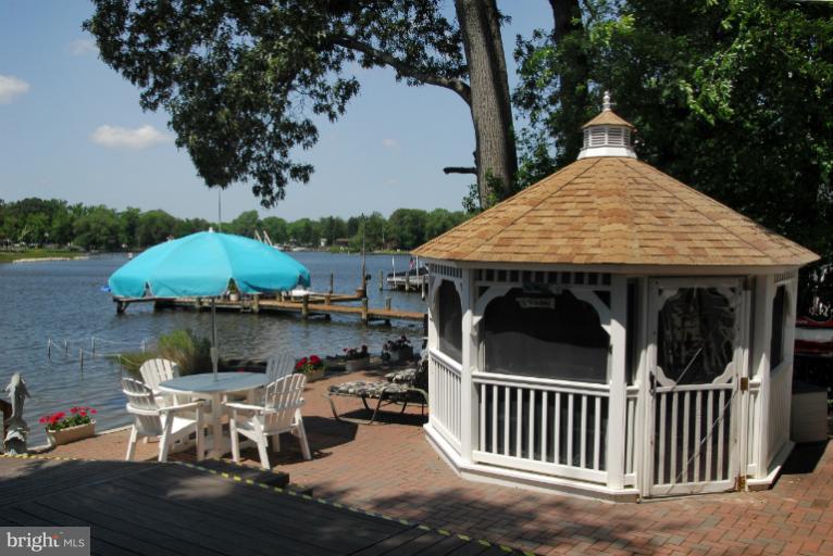 1414 Oak Bluff Road Edgewater, MD 21037 - Photo 11 of 21 an outdoor space with furniture