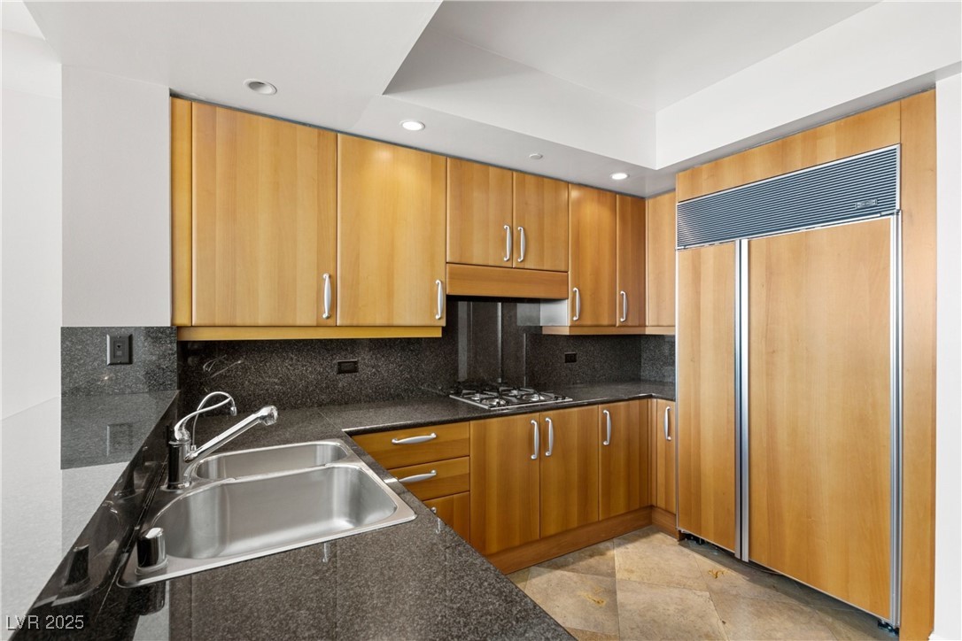 2877 Paradise Road, Unit 2203 Las Vegas, NV 89109 - Photo 18 of 34 Gallery Image 18