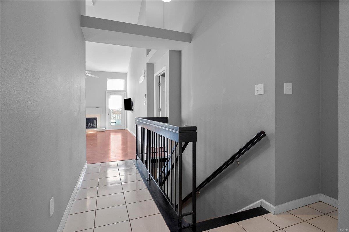 712 Ridgeview Cir Lane Ballwin, MO 63021 - Photo 2 of 30