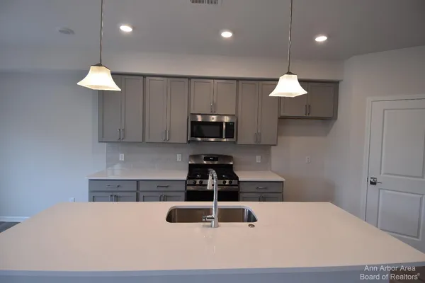 $2,750 | 105 Salt Springs Drive, Saline, MI 48176