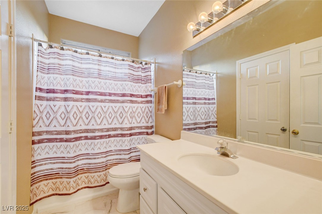 2342 Ramsgate Drive Henderson, NV 89074 - Photo 29 of 49 Jack & Jill Bathroom