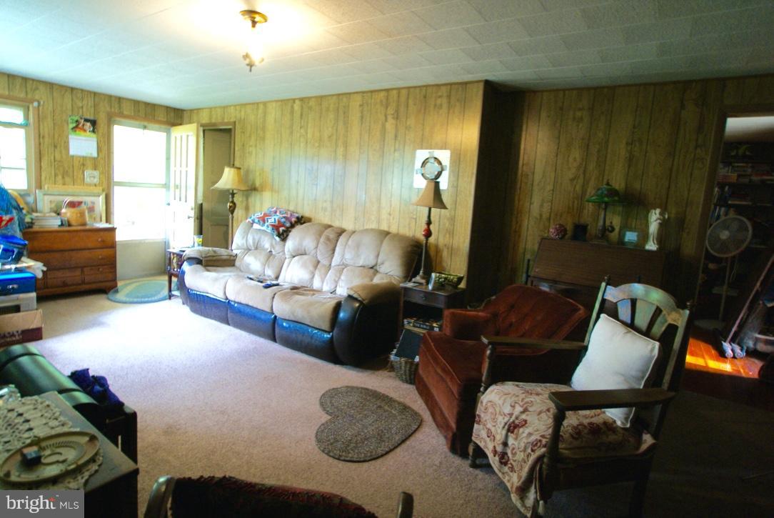 1734 Back Creek Road Gore, VA 22637 - Photo 9 of 27 Living Room