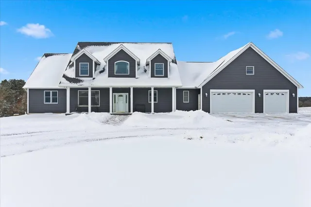 $549,900 | 417 Rice Lake Road, Somerset, WI 54025
