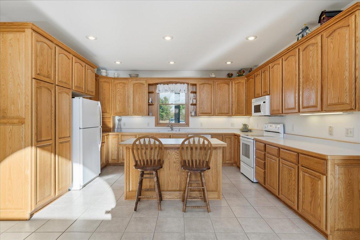 417 Rice Lake Road Somerset, WI 54025 - Photo 6 of 31