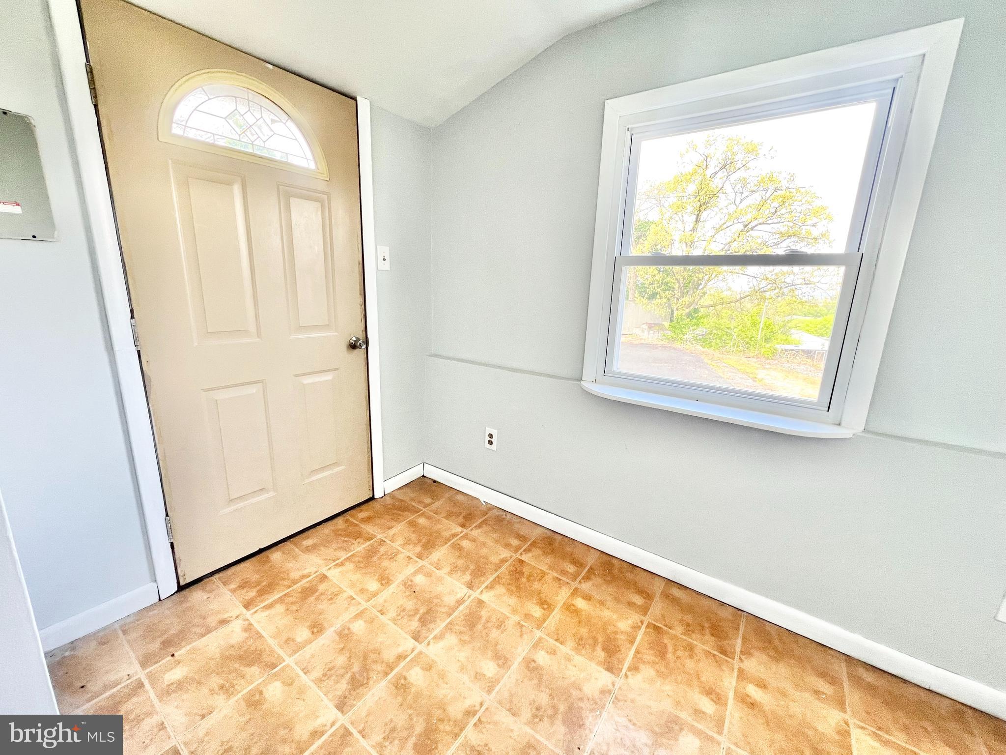 1310 Hay Road Temple, PA 19560 - Photo 21 of 48 Foyer 2