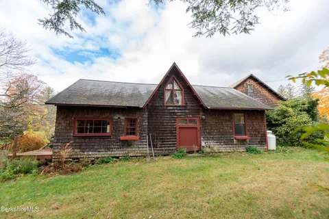 $485,000 | 2 Devon Road, Stockbridge, MA 01262