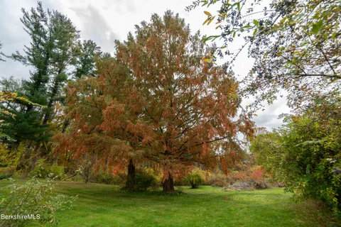 $485,000 | 2 Devon Road, Stockbridge, MA 01262