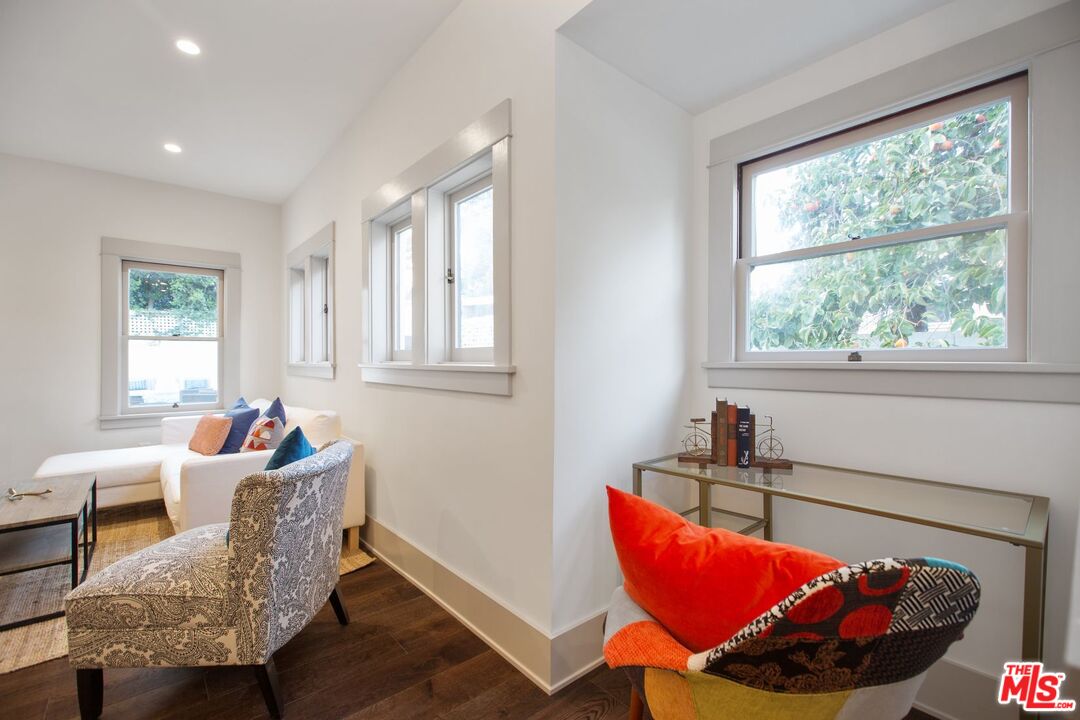 403 North Irving Boulevard Los Angeles, CA 90004 - Photo 17 of 46 a living room with furniture and a window