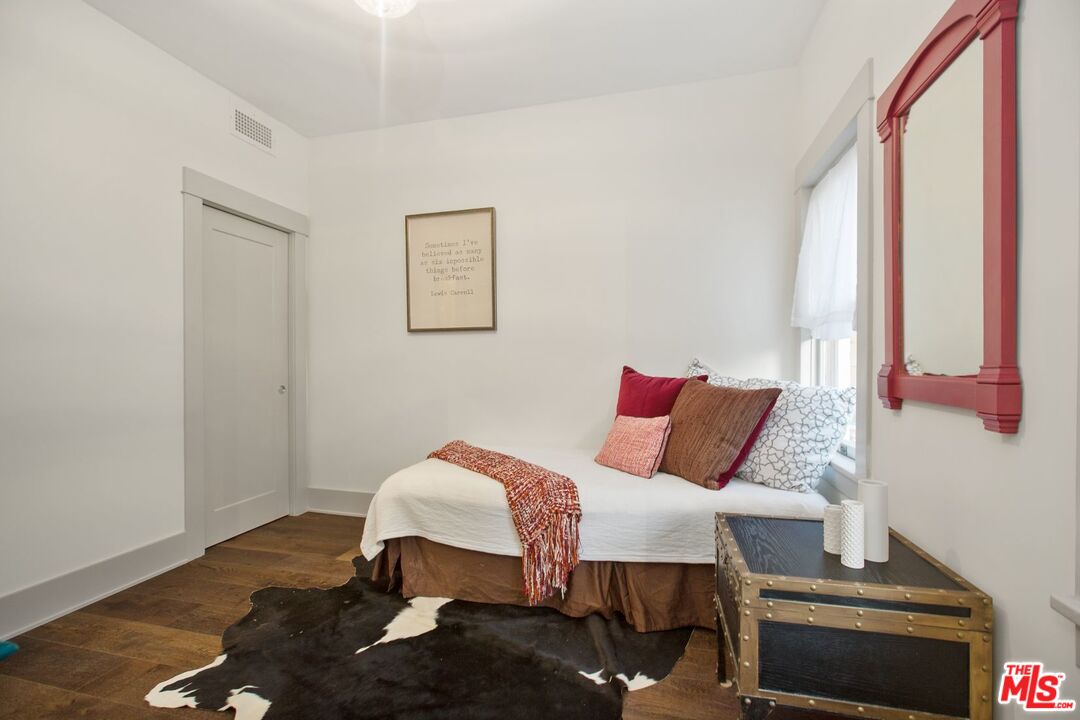 403 North Irving Boulevard Los Angeles, CA 90004 - Photo 20 of 46