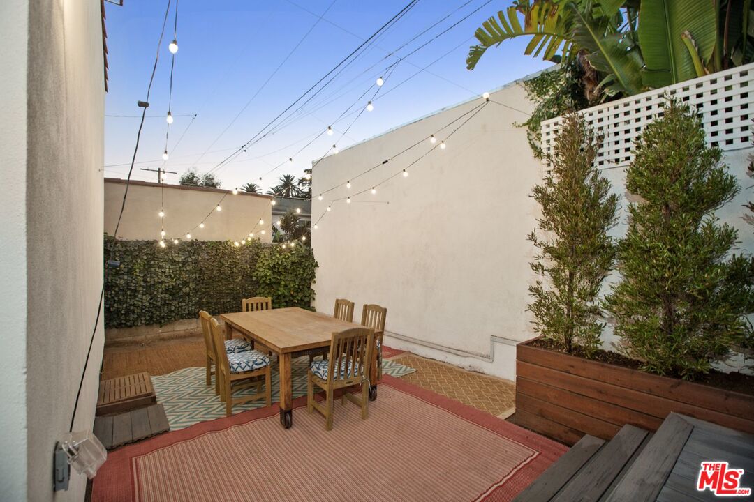403 North Irving Boulevard Los Angeles, CA 90004 - Photo 33 of 46