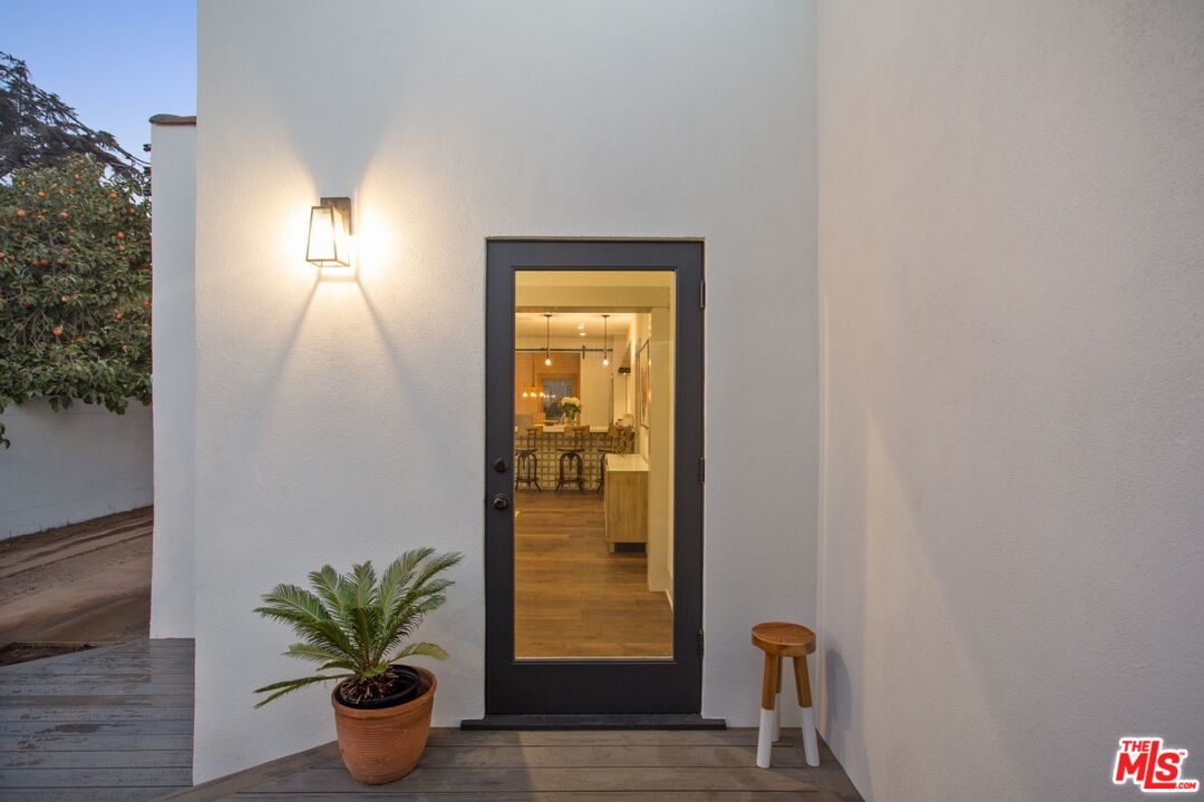 403 North Irving Boulevard Los Angeles, CA 90004 - Photo 36 of 46