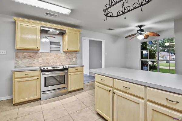$273,900 | 10290 Lake Park Avenue, Gonzales, LA 70737