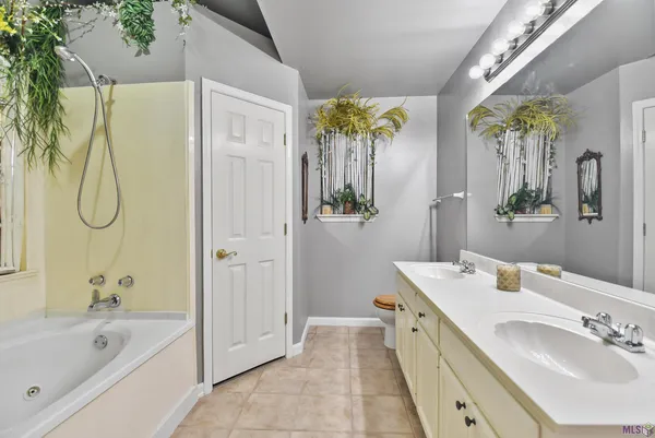 $273,900 | 10290 Lake Park Avenue, Gonzales, LA 70737