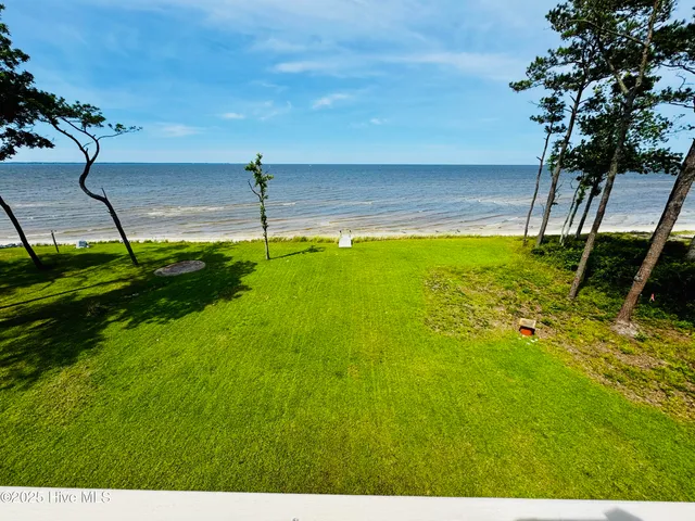 $995,000 | 486 Sandy Point Drive, Beaufort, NC 28516