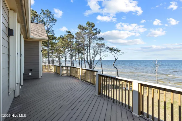 $995,000 | 486 Sandy Point Drive, Beaufort, NC 28516