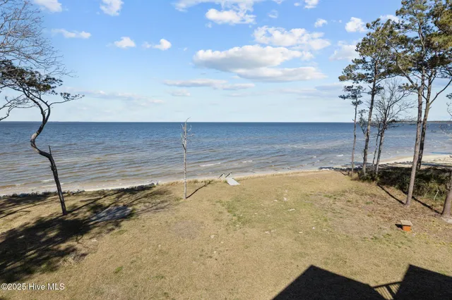 $995,000 | 486 Sandy Point Drive, Beaufort, NC 28516