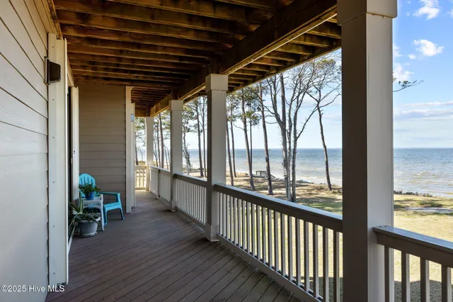 $995,000 | 486 Sandy Point Drive, Beaufort, NC 28516