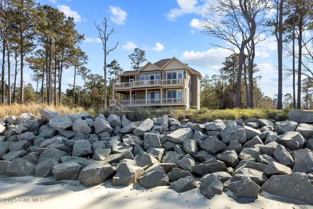 $995,000 | 486 Sandy Point Drive, Beaufort, NC 28516