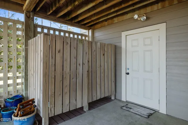 $995,000 | 486 Sandy Point Drive, Beaufort, NC 28516