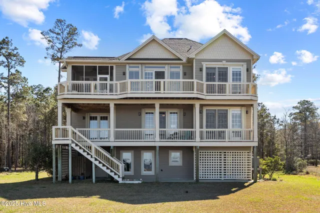 $995,000 | 486 Sandy Point Drive, Beaufort, NC 28516