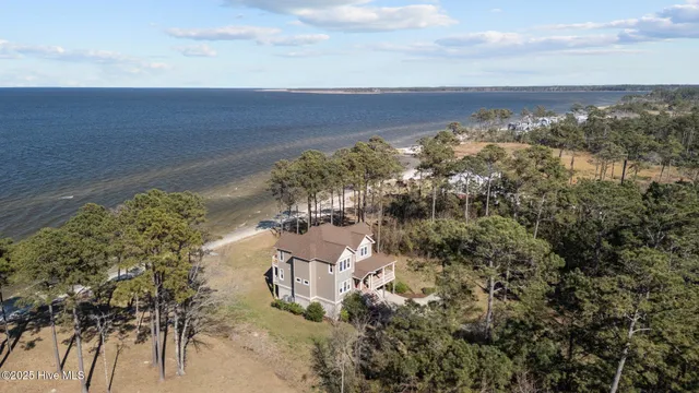 $995,000 | 486 Sandy Point Drive, Beaufort, NC 28516