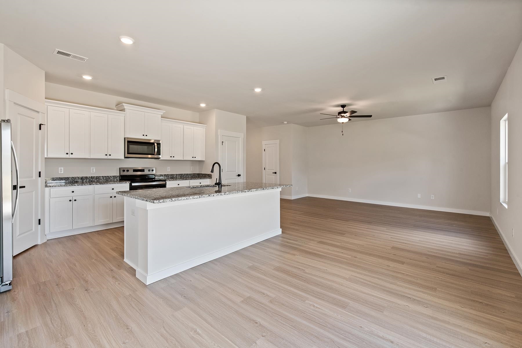 1424 Wild Indigo Way Moore, SC 29369 - Photo 3 of 7