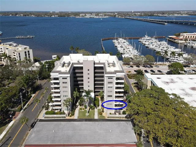 $260,000 | 1400 1st Avenue West, Unit 201, Bradenton, FL 34205