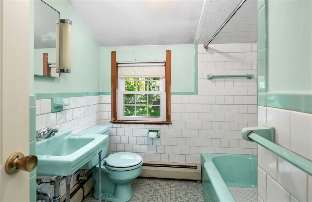 34 Carleton Road Hingham, MA 02043 - Photo 19 of 30