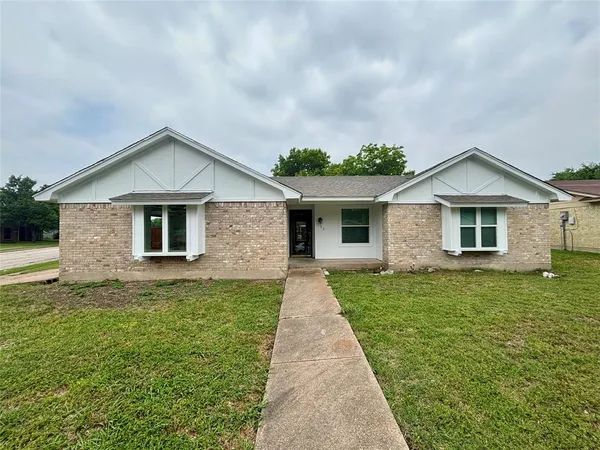 $2,100 | 1153 Tracy Lane, Lancaster, TX 75134