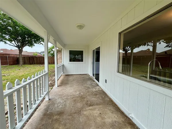 $2,100 | 1153 Tracy Lane, Lancaster, TX 75134