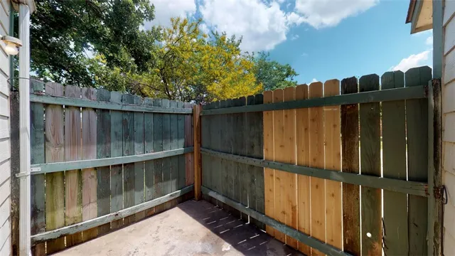 $650 | 725 Peppertree Drive, Unit 1, Bryan, TX 77801