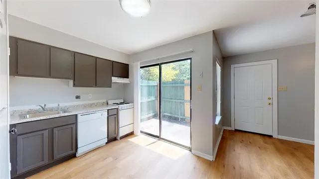 $650 | 725 Peppertree Drive, Unit 1, Bryan, TX 77801