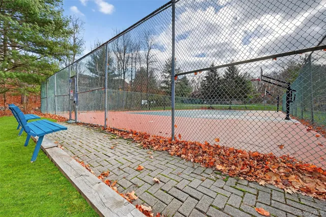 a view of yard with large tree