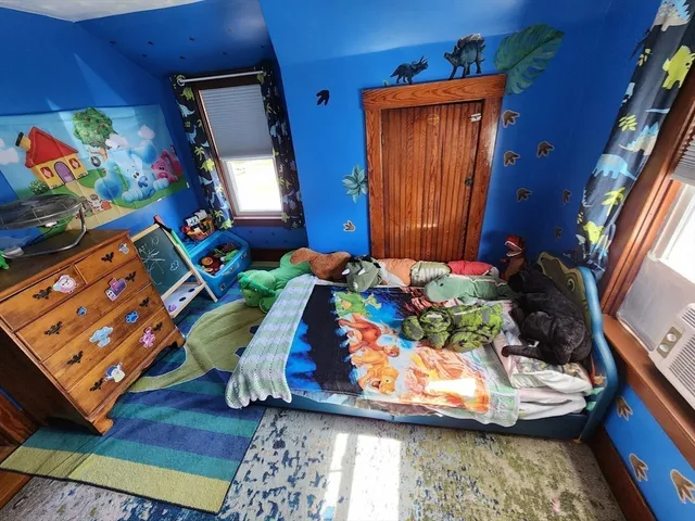 a view of entryway with a rug