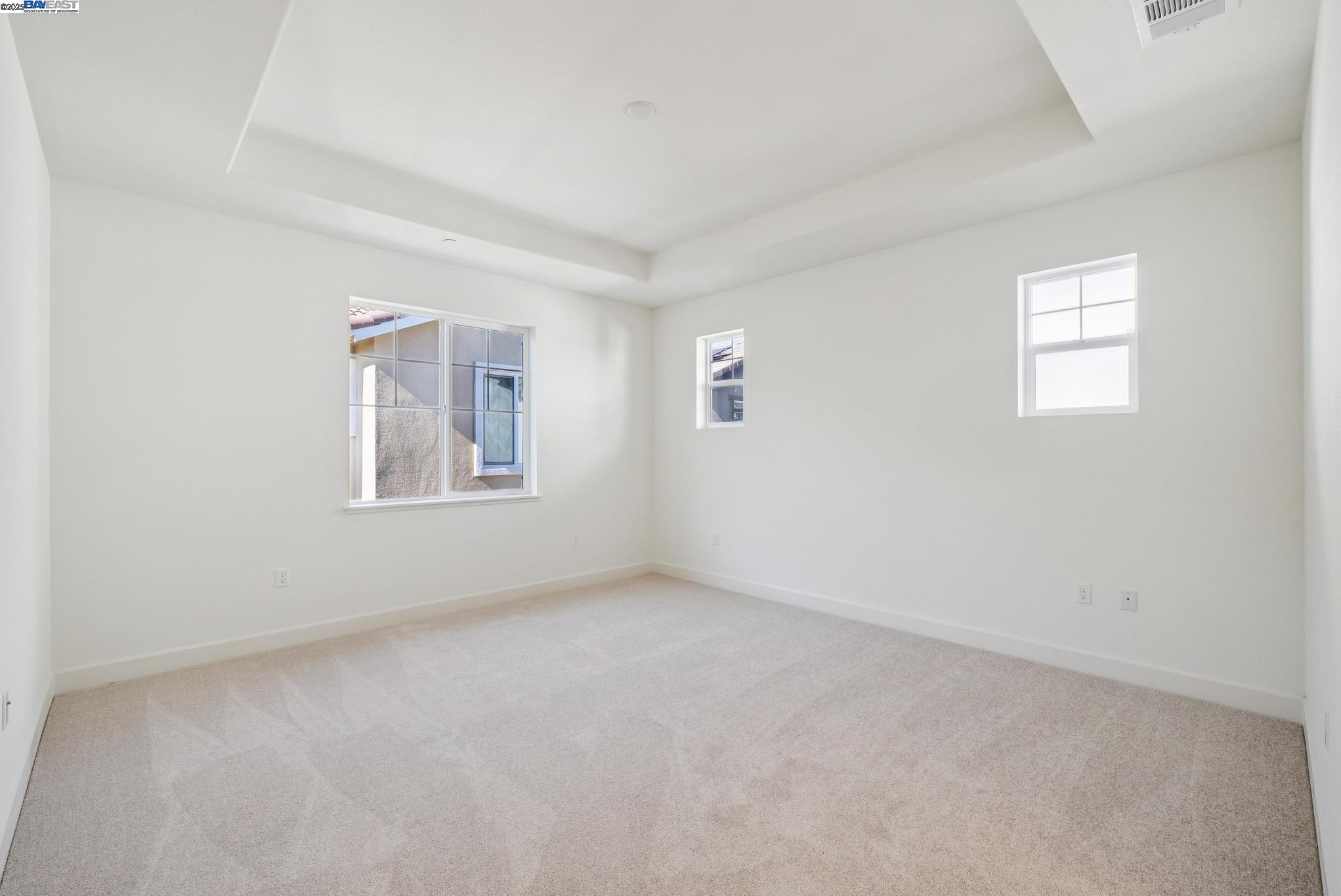 246 Mindy Way Pittsburg, CA 94565 - Photo 22 of 38 an empty room with windows