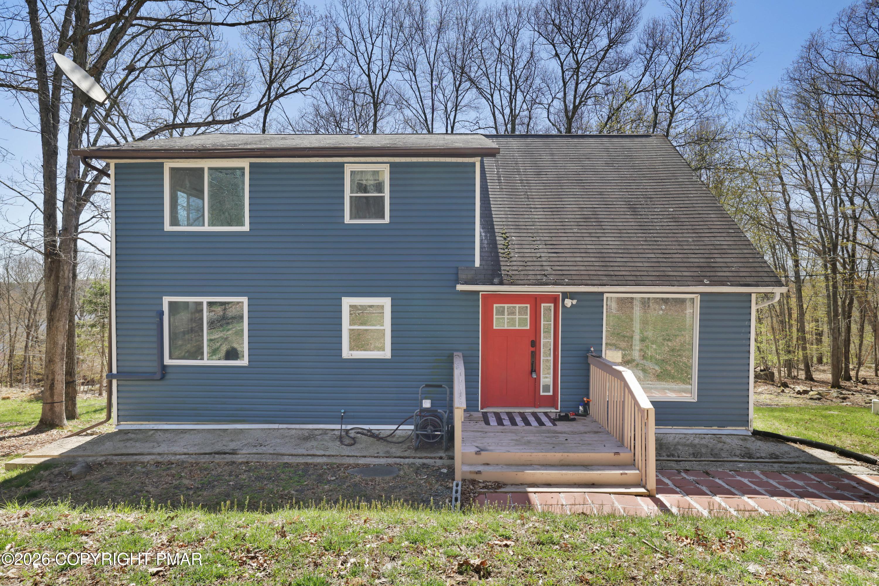 910 Venue Road East East Stroudsburg, PA 18302 - Photo 1 of 40 b1