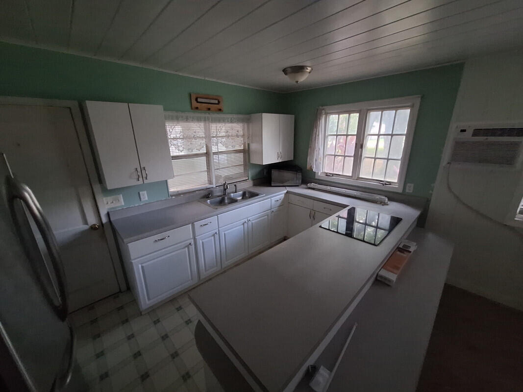 4642 Edwards Road Fort Pierce, FL 34981 - Photo 5 of 11 4b24431d-18fc-438c-a6a5-2c204d3011f4jpg