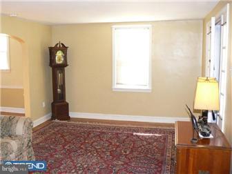 397 Sugartown Road Wayne, PA 19087 - Photo 3 of 8