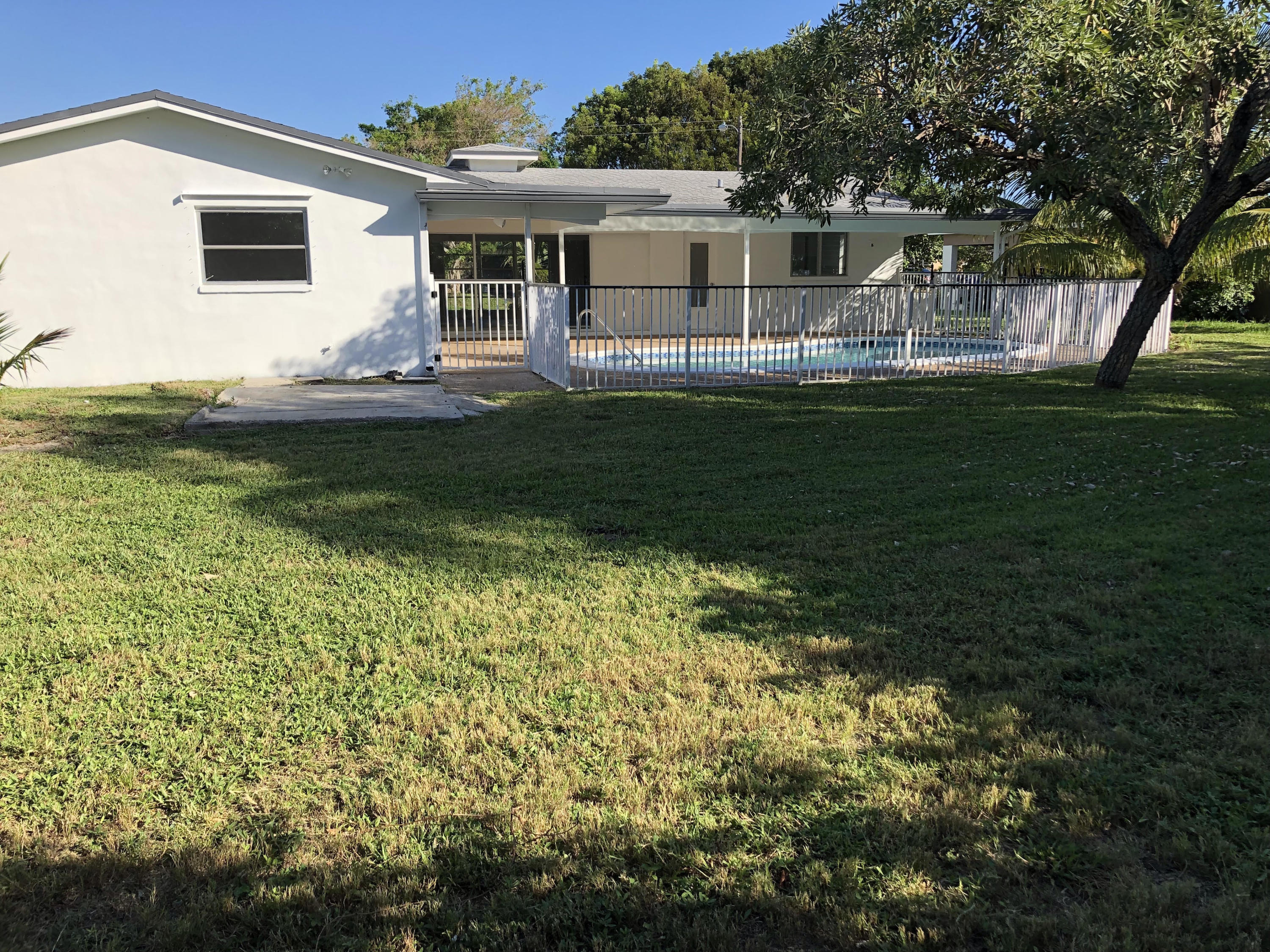 2267 Northeast 3rd Way Boca Raton, FL 33431 - Photo 2 of 21 Back yard