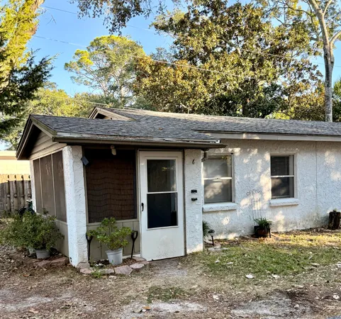 $875 | 521 East Miracle Strip Parkway, Unit 6, Mary Esther, FL 32569
