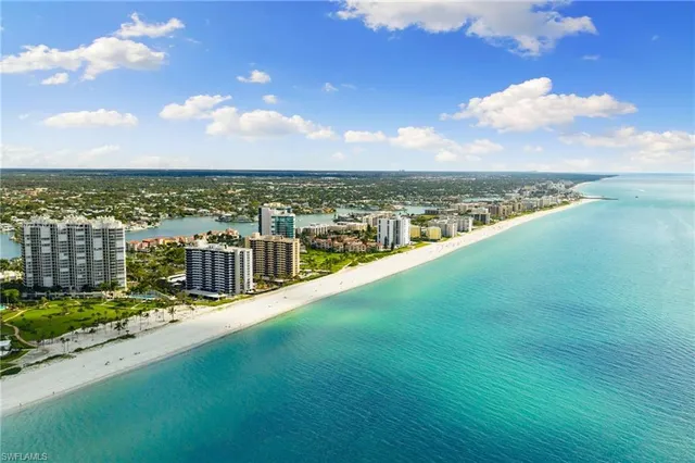 $1,250,000 | 3500 Gulf Shore Boulevard North, Unit 406, Naples, FL 34103